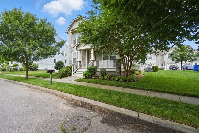 Building Photo - 605 Robert Frost Rd