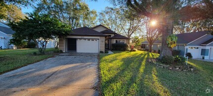 Building Photo - 3 bed, 2 bath 1 car garage