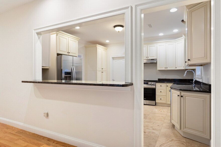 Building Photo - 9 Bagnall Ave