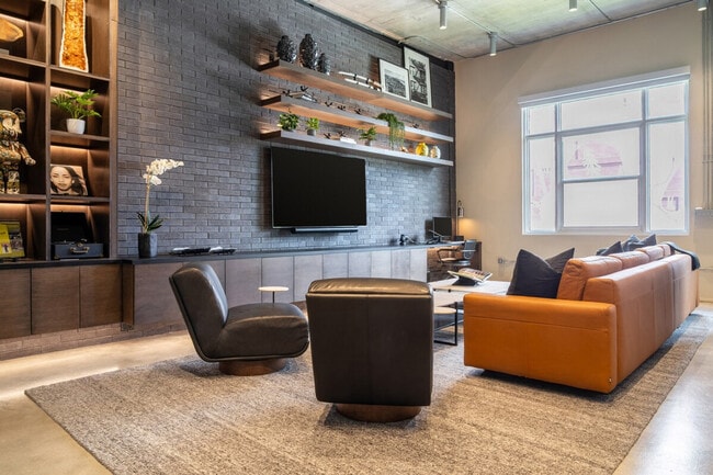 Building Photo - 250 NW 23rd St