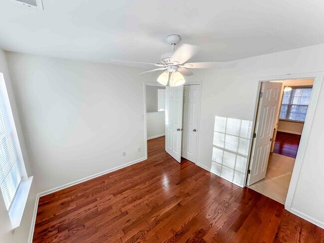 Building Photo - Fantastic 3 BR/2.5 BA Traditional on Full Unfinished Basement in Austell!