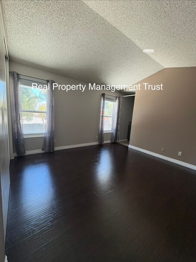 Building Photo - 10779 Anemone Cir
