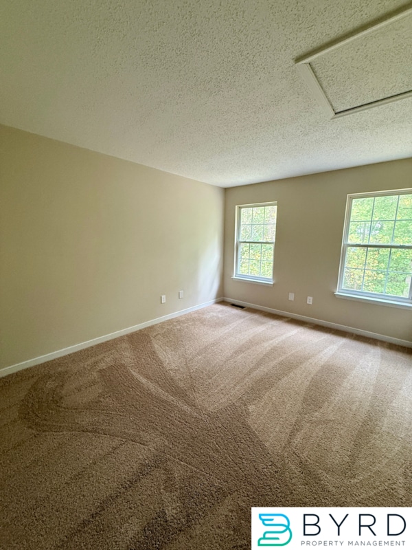 Building Photo - 913 Wheelwood Way
