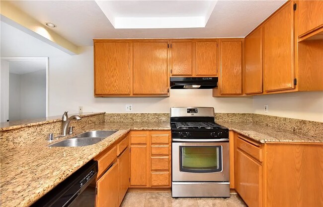 Building Photo - This home is a cozy 1 BR, 1 BA Condo