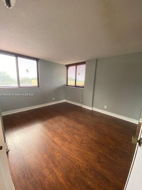Building Photo - 2715 Tigertail Ave
