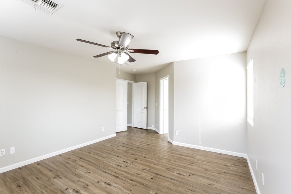 Building Photo - 3447 E Powell Way