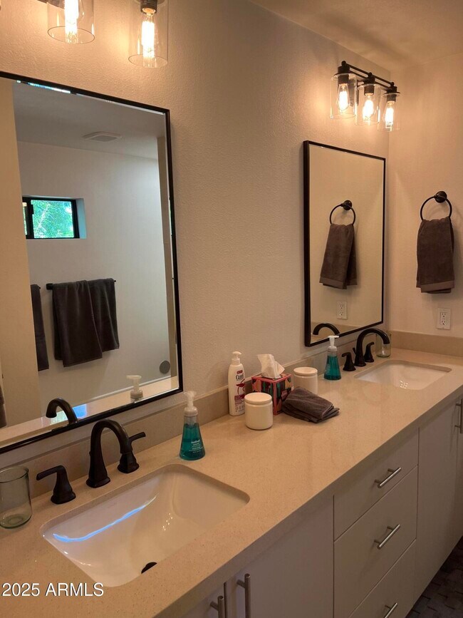 Building Photo - 1314 Coyote Pass