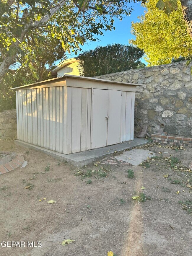 Building Photo - 1309 Lonewood Dr