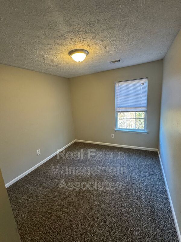 Building Photo - 1755 Carrington Dr