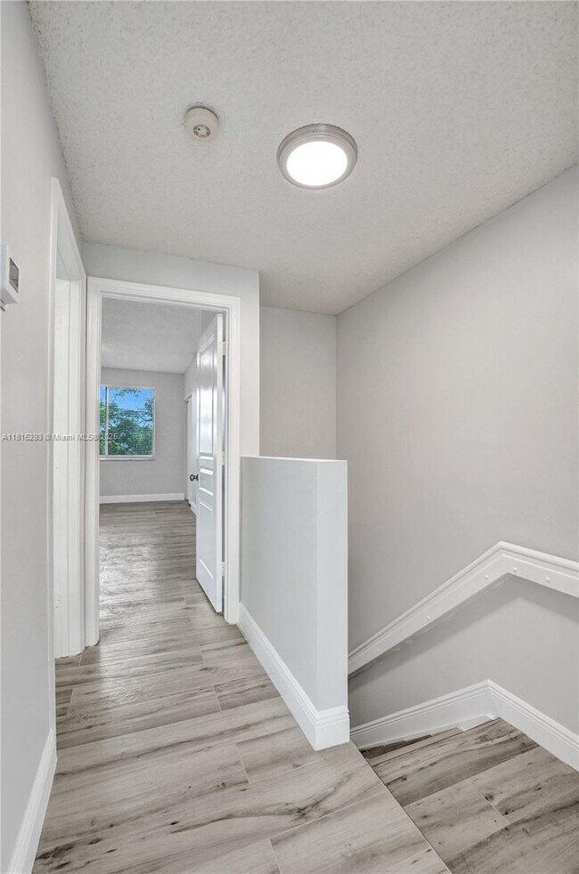 Building Photo - 16607 Hemingway Dr