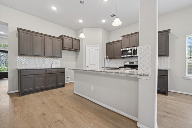 Building Photo - 18203 Samie Nell Ct