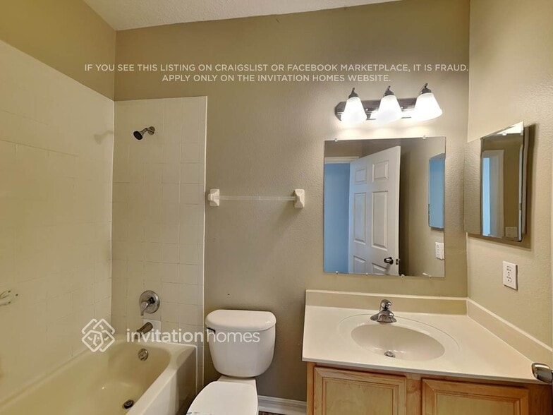 Building Photo - 4864 Adair Oak Dr