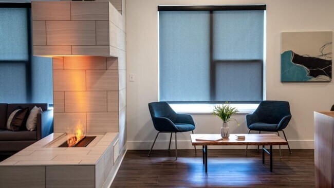 Building Photo - 10250 Gateway Pl