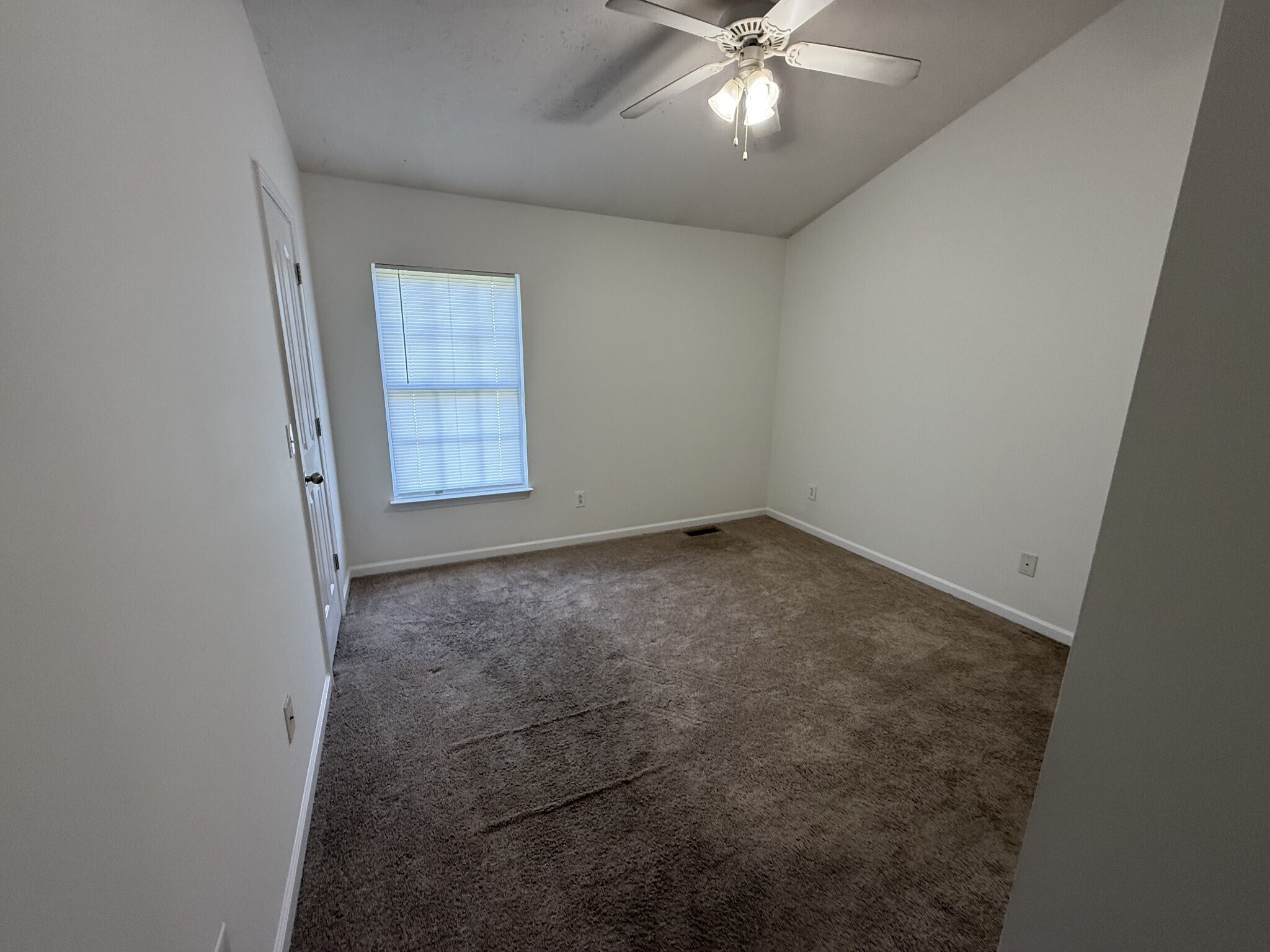 Building Photo - 2961 S Rutherford Blvd