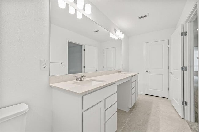 Building Photo - 13161 Stillmont Pl