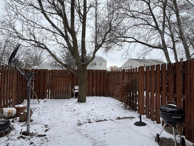 Building Photo - 128 S Hale Ave