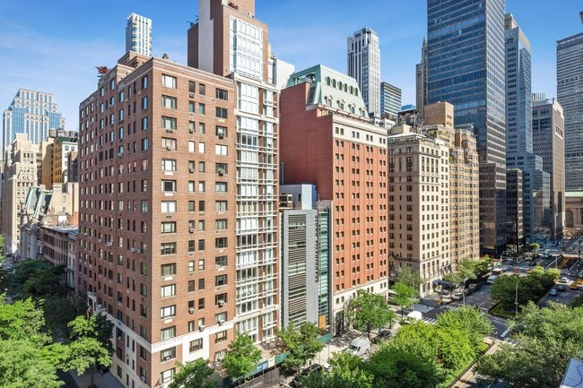 Building Photo - 45 Park Ave
