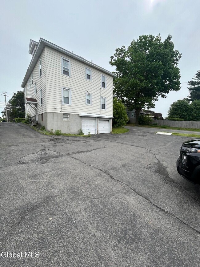 Building Photo - 830 Western Ave