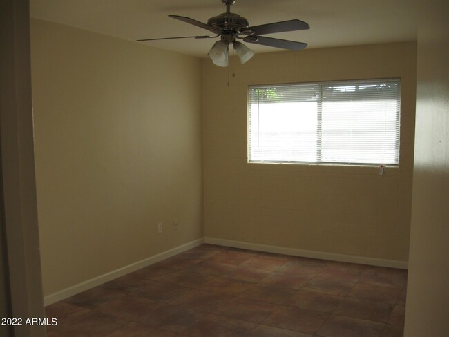 Building Photo - 6804 E 2nd St