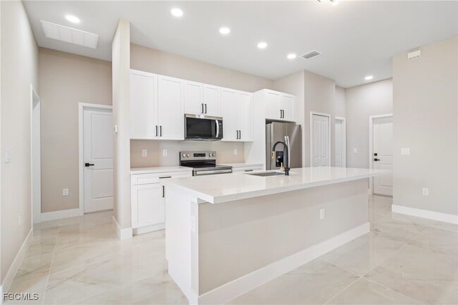 Building Photo - 2606 25th St SW