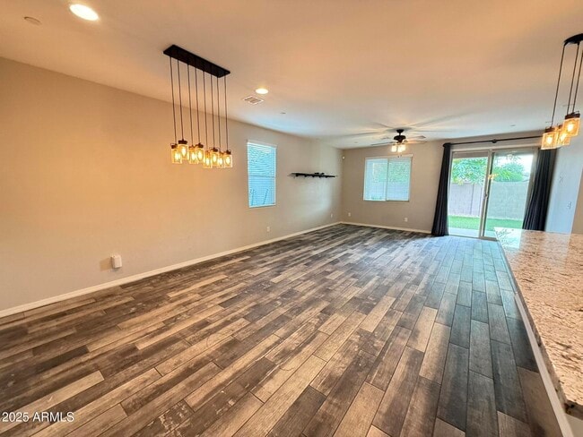 Building Photo - 21217 W Granada Rd