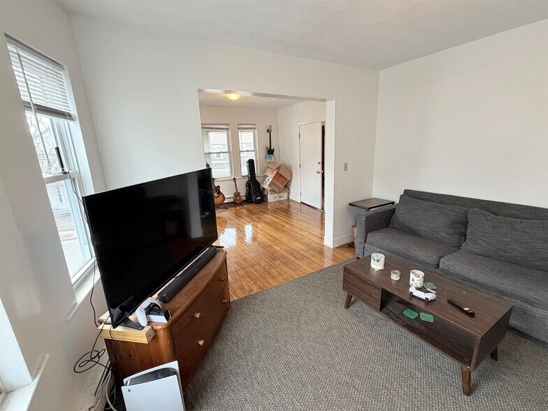 Building Photo - 25 Conwell Ave