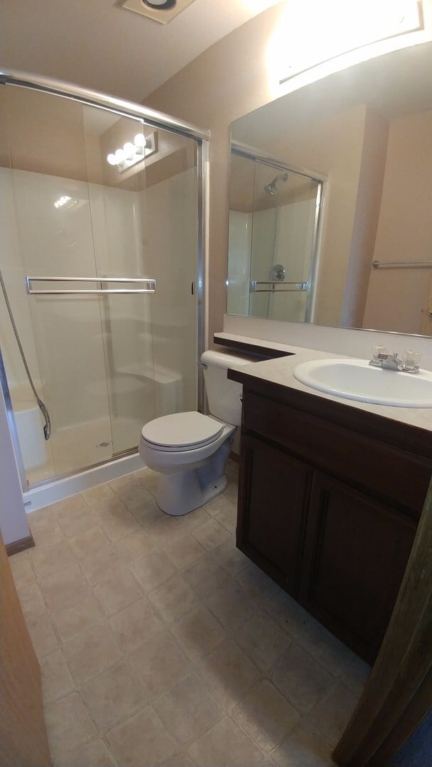 Building Photo - 4-Bed, 2-Bath Home Off Road 100 with Easy ...