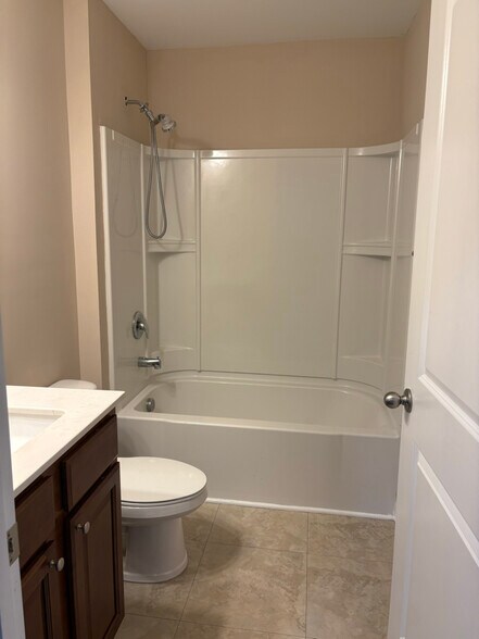 Building Photo - 192 Mountain Ash Ln