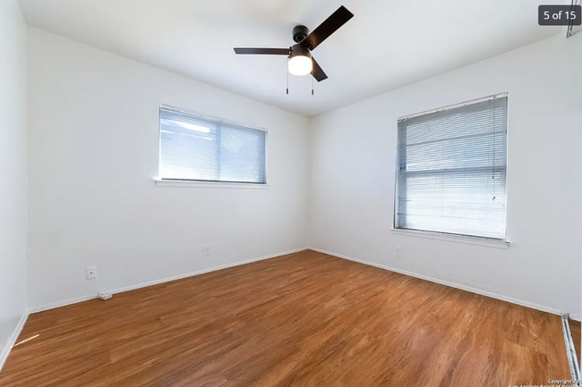 Building Photo - 107 Oak Valley Dr