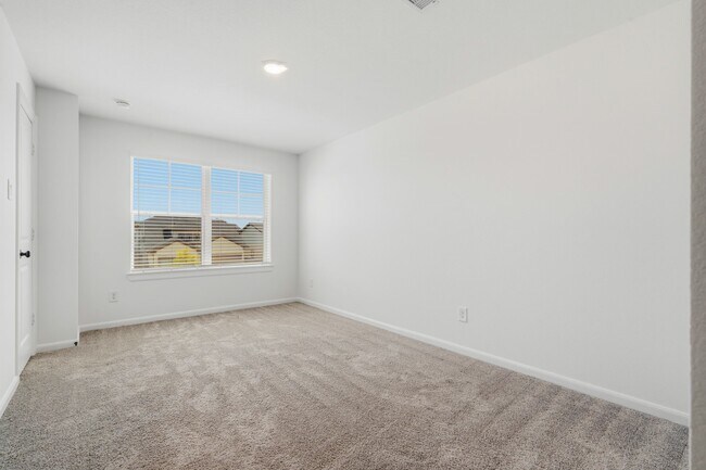 Building Photo - 17043 Luminous Ln
