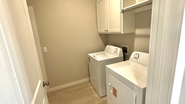 Building Photo - Beautiful Brand New 3-Bedroom Home in Coun...