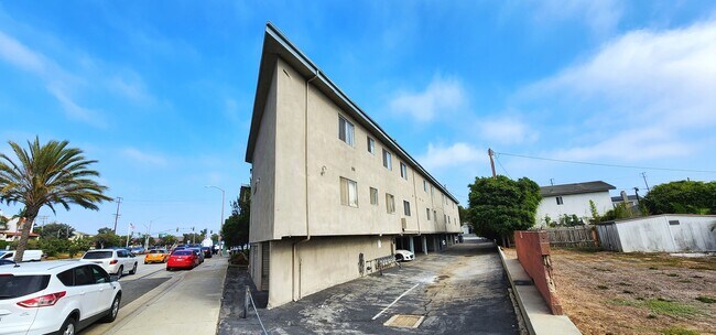 Building Photo - 906 Torrance Blvd