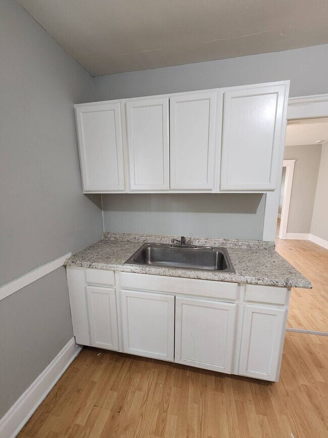 Building Photo - 13302 Ferris Ave