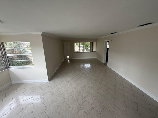 Building Photo - 1540 NE 191st St