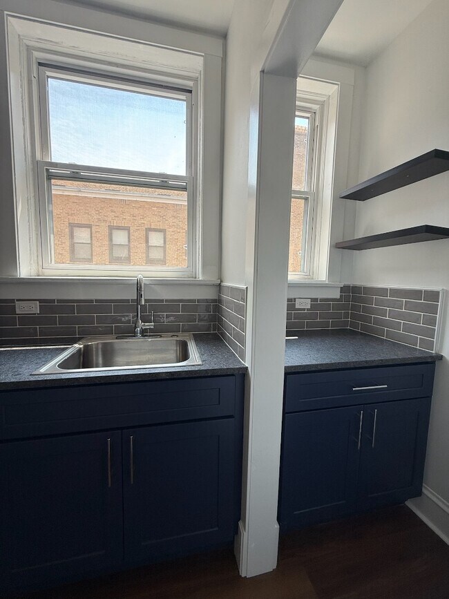 Building Photo - ?? Bright & Spacious 1BR in Hyde Park – He...