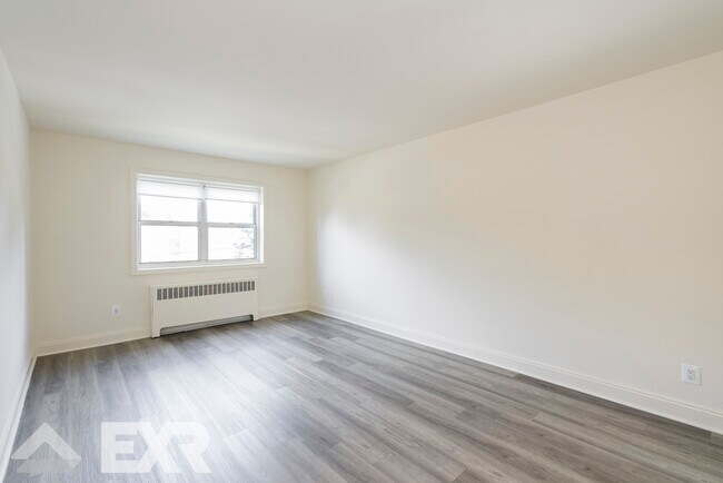 Building Photo - 110 Arlo Rd