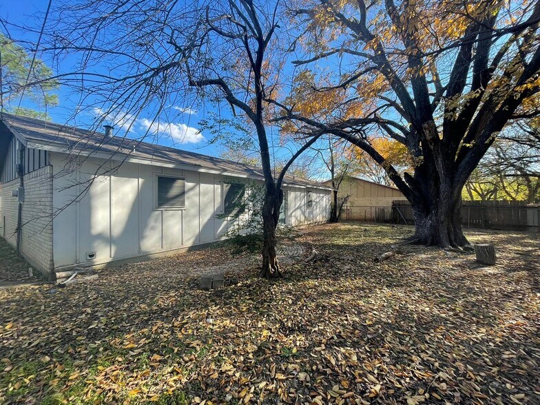 Building Photo - 6840 Margaret Dr