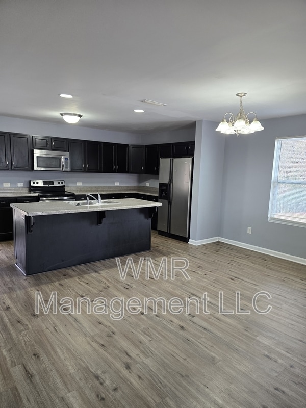 Building Photo - 912 Sherman St