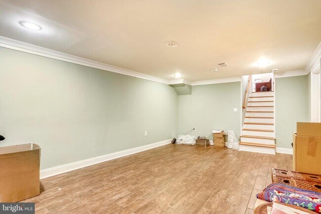 Building Photo - 10145 Colebrook Ave