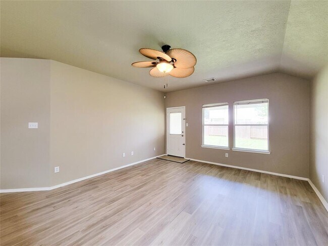 Building Photo - 2731 Trinity Glen Ln