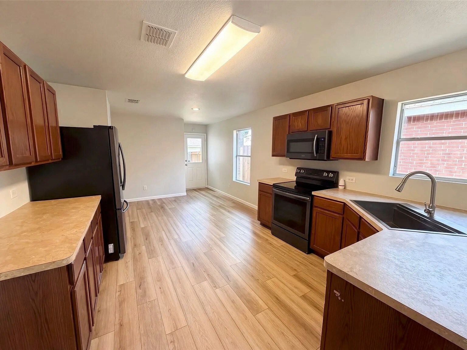 Building Photo - 8849 Sun Haven Way