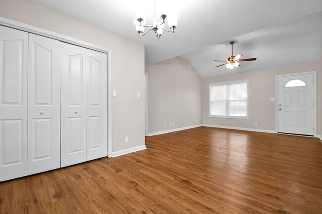 Building Photo - Pet Friendly Three Bedroom with Bonus!