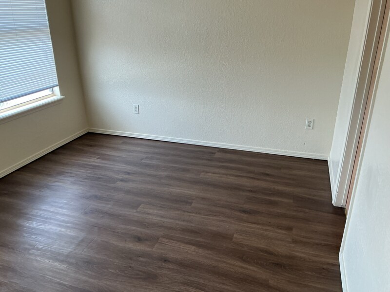 Building Photo - 4301 Yorkshire Dr