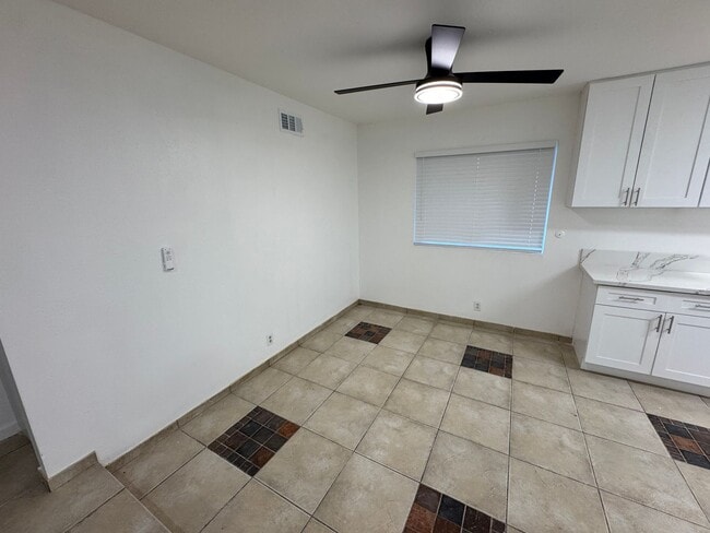 Building Photo - Beautiful Home in Mt. Helix