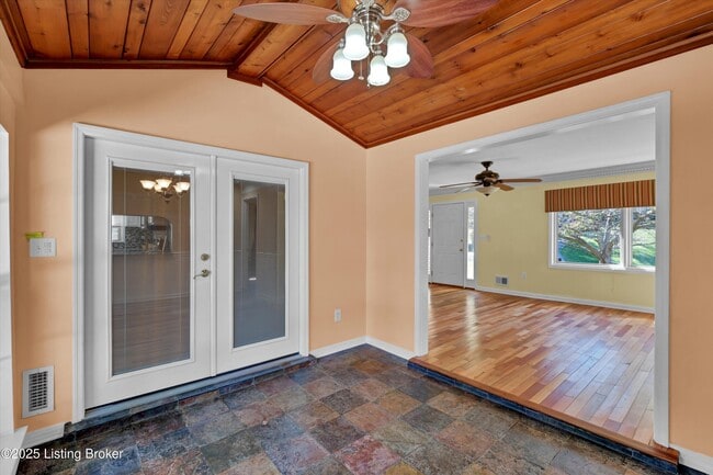 Building Photo - 7405 Ridan Way