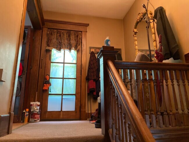 Building Photo - 42 Elmview Pl