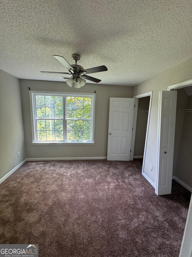 Building Photo - 520 Millbrook Villa Dr
