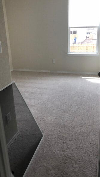 Building Photo - 10310 Glimmer