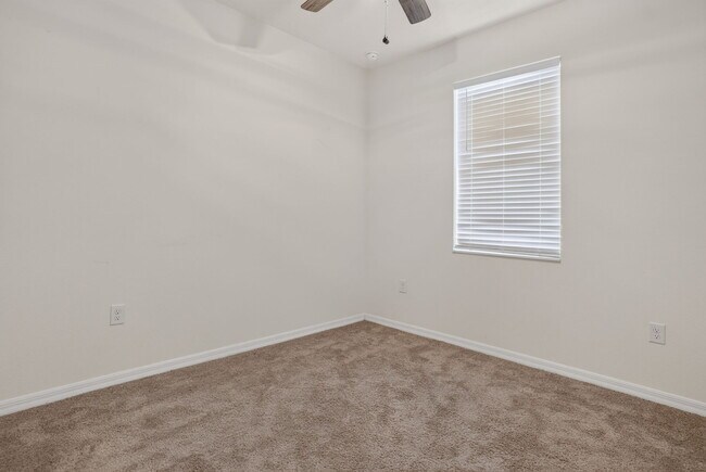 Building Photo - 6170 Dolostone Dr
