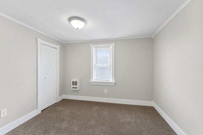 Building Photo - 2474 4th St